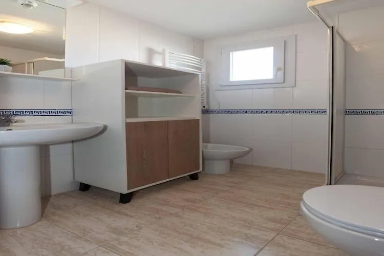 Apartment In Roses Near Sand Beach