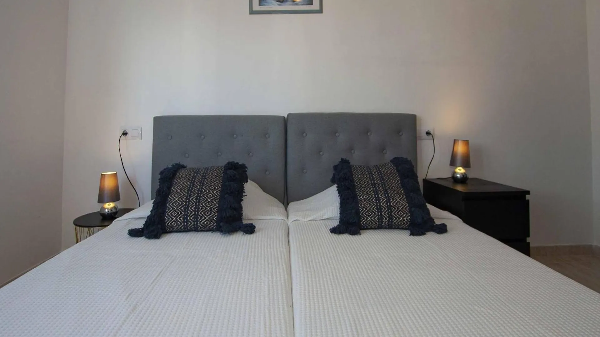Apartment In Roses Near Sand Beach
