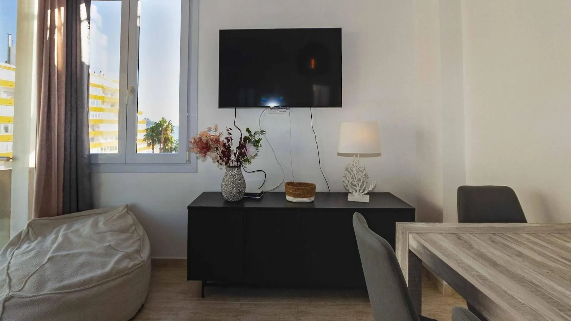 Apartment In Roses Near Sand Beach