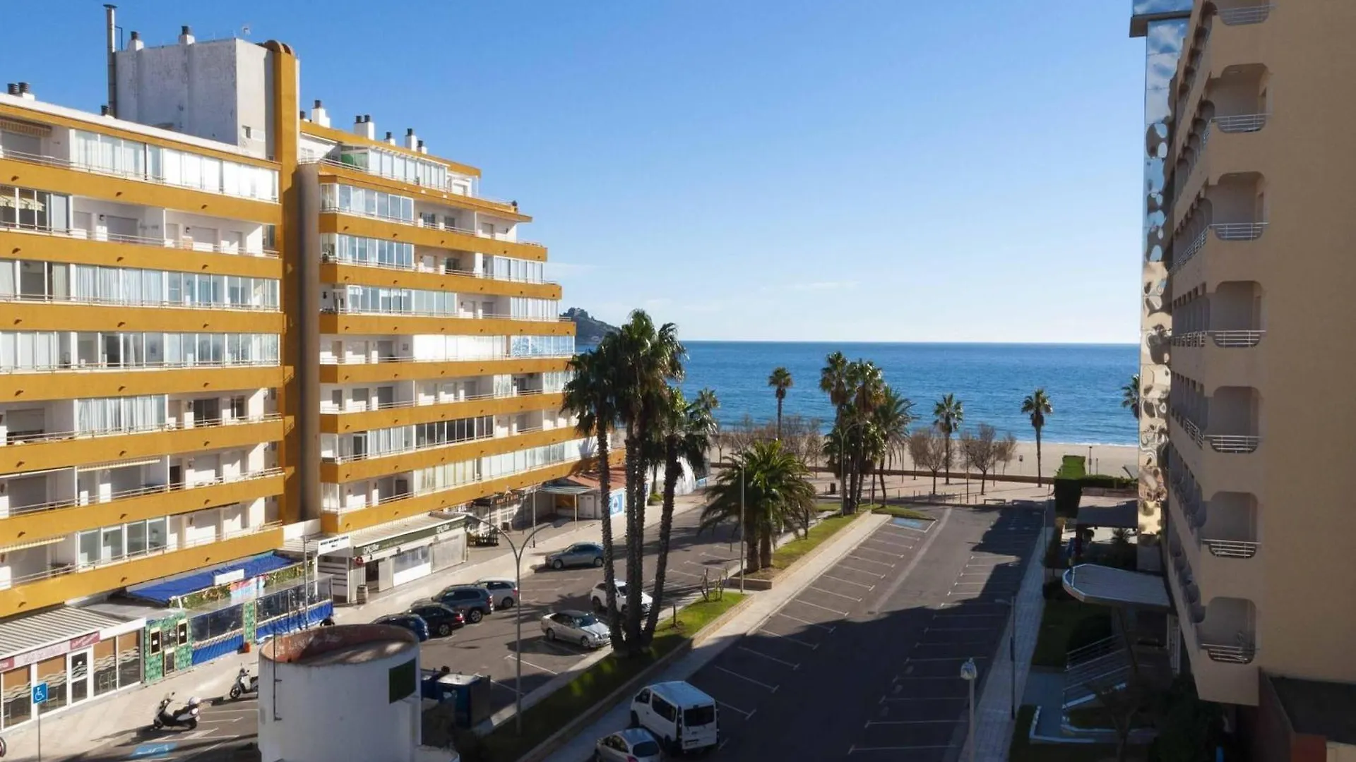 Apartment In Roses Near Sand Beach 0*,
